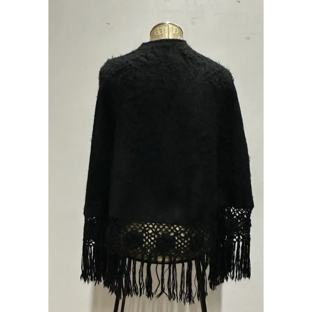 Alpaca Camargo women buttoned poncho one size  black crochet trim and fringes